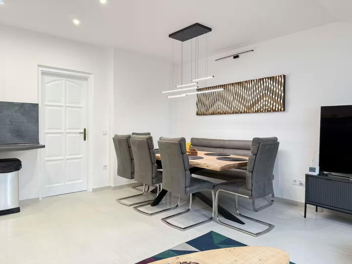 Newly Miami Designed * Budapest
